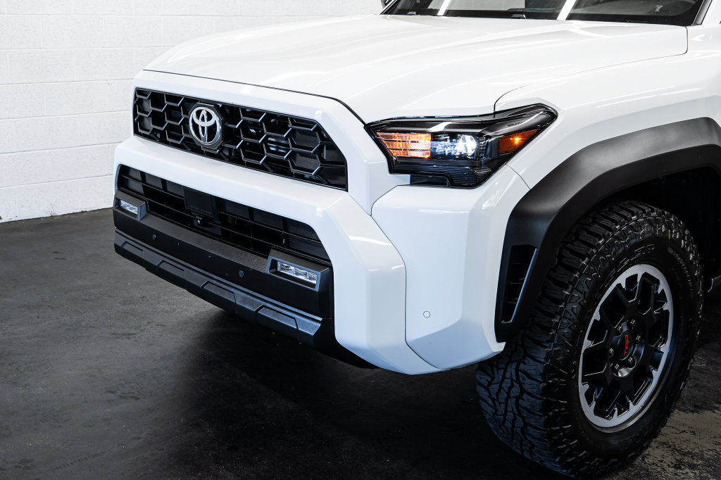 Used 2025 Toyota 4Runner TRD Off-Road Premium AWD/4WD image 12