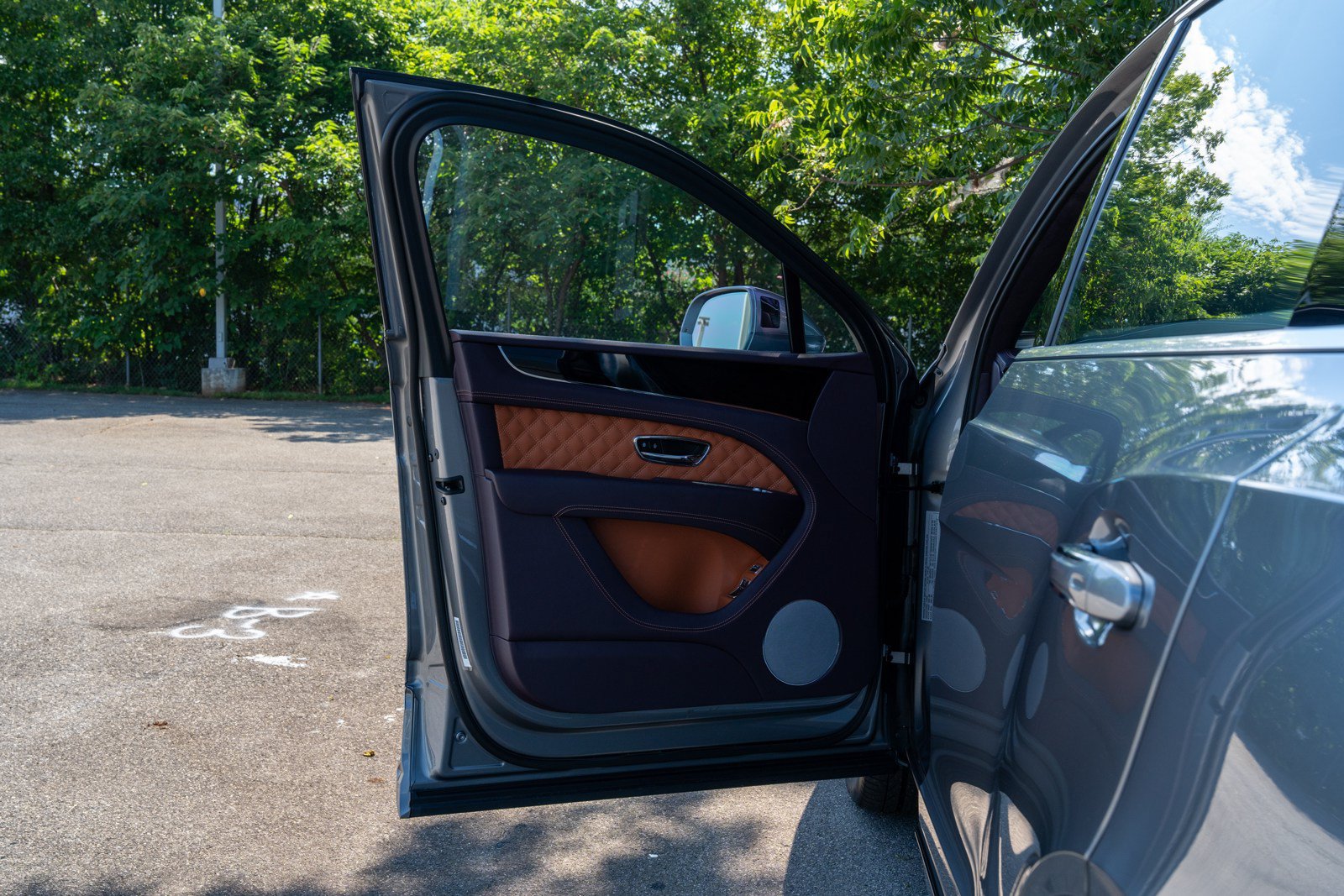 Used 2023 Bentley Bentayga AWD/4WD image 12