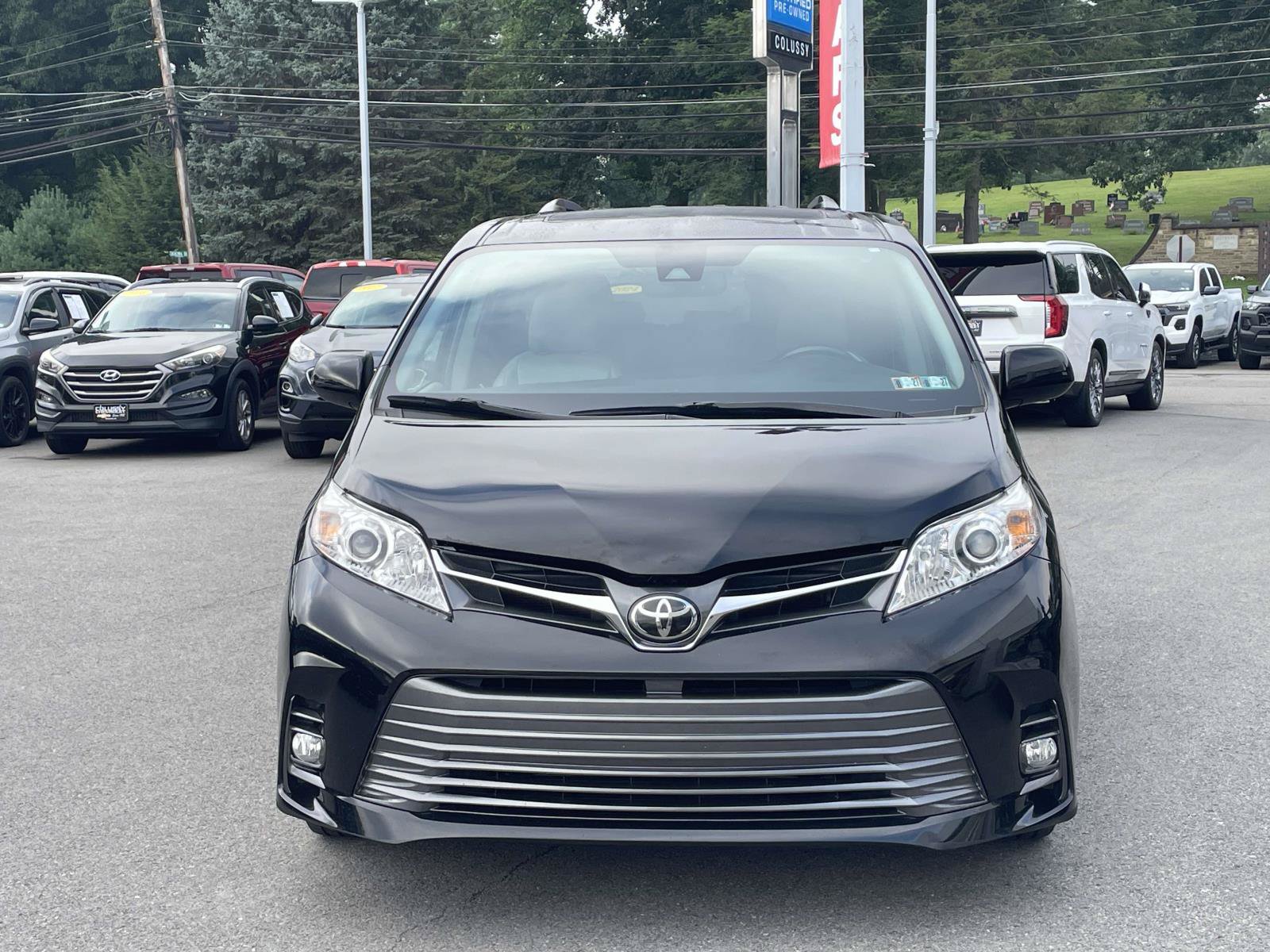 Used 2018 Toyota Sienna XLE w/ XLE Navigation Package AWD/4WD image 8