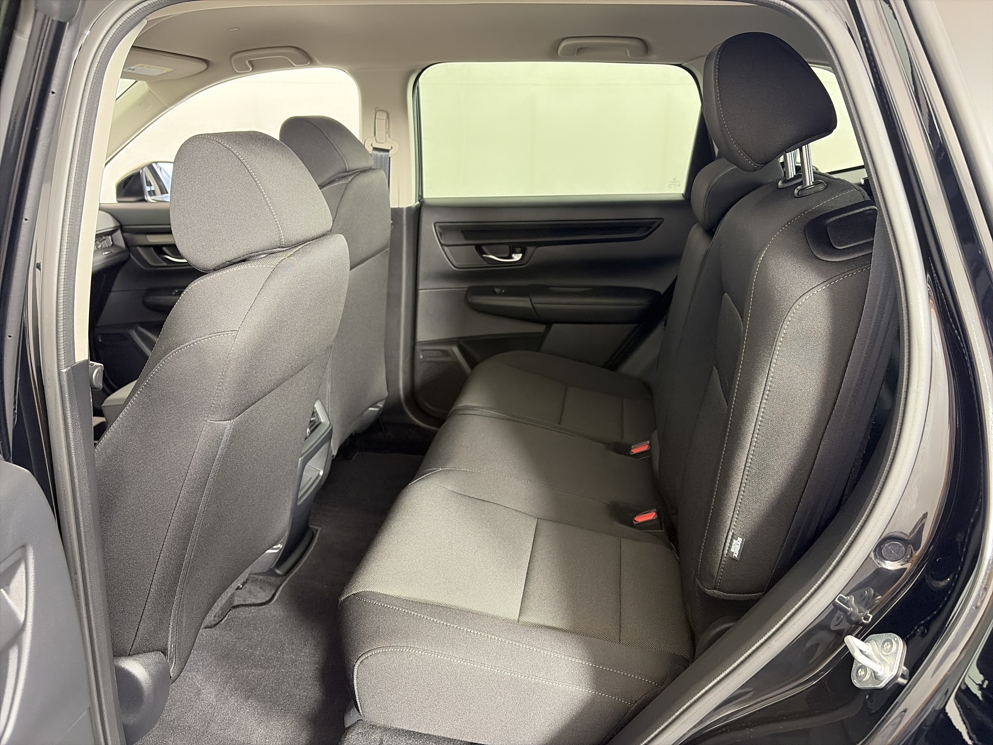 Used 2025 Honda CR-V LX image 7