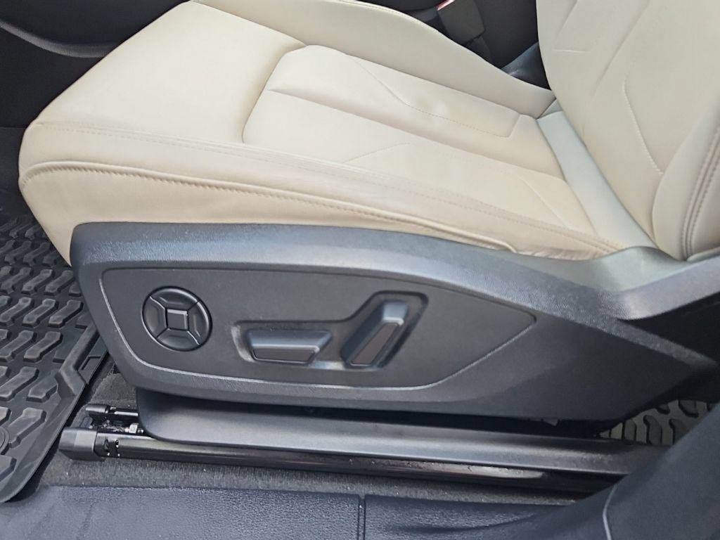 Used 2023 Audi Q3 2.0T Premium Plus w/ Premium Plus Package AWD/4WD image 26