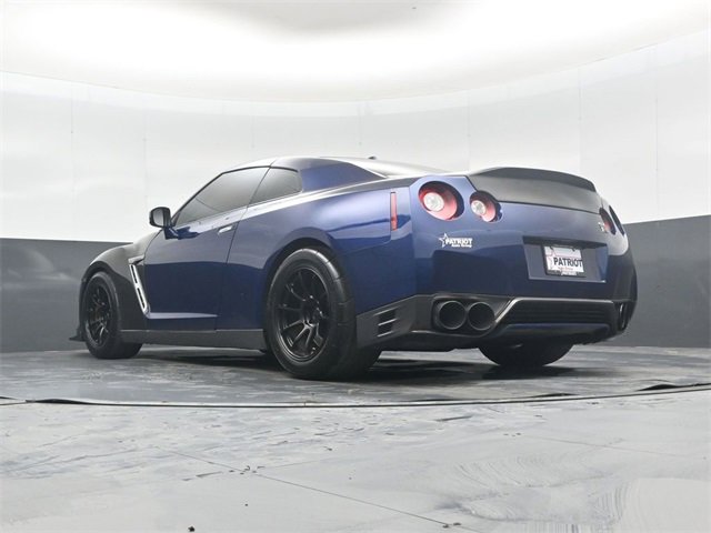 Used 2015 Nissan GT-R Black Edition image 41