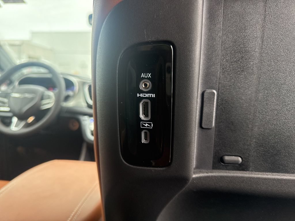 New 2026 Chrysler Pacifica Pinnacle AWD/4WD image 57