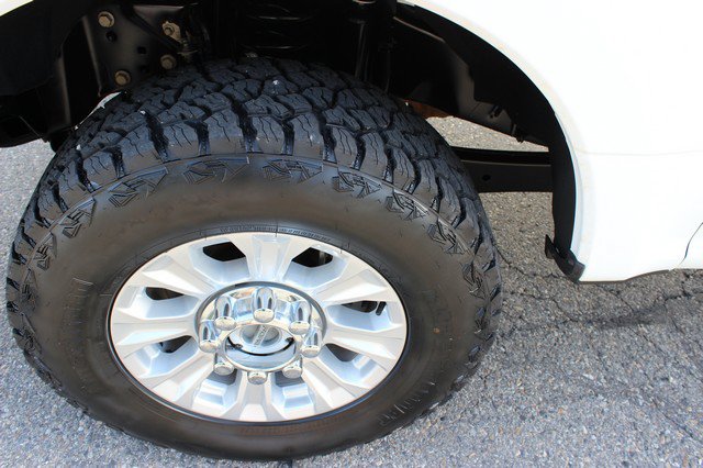 Used 2022 Ford F250 XLT w/ XLT Value Package AWD/4WD image 4