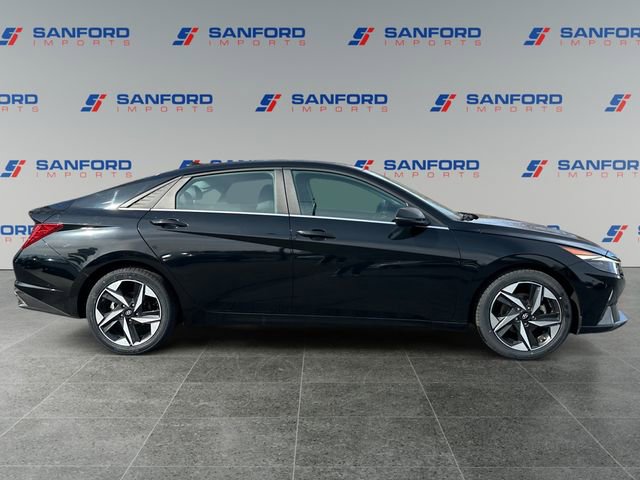 Used 2022 Hyundai Elantra Limited image 6