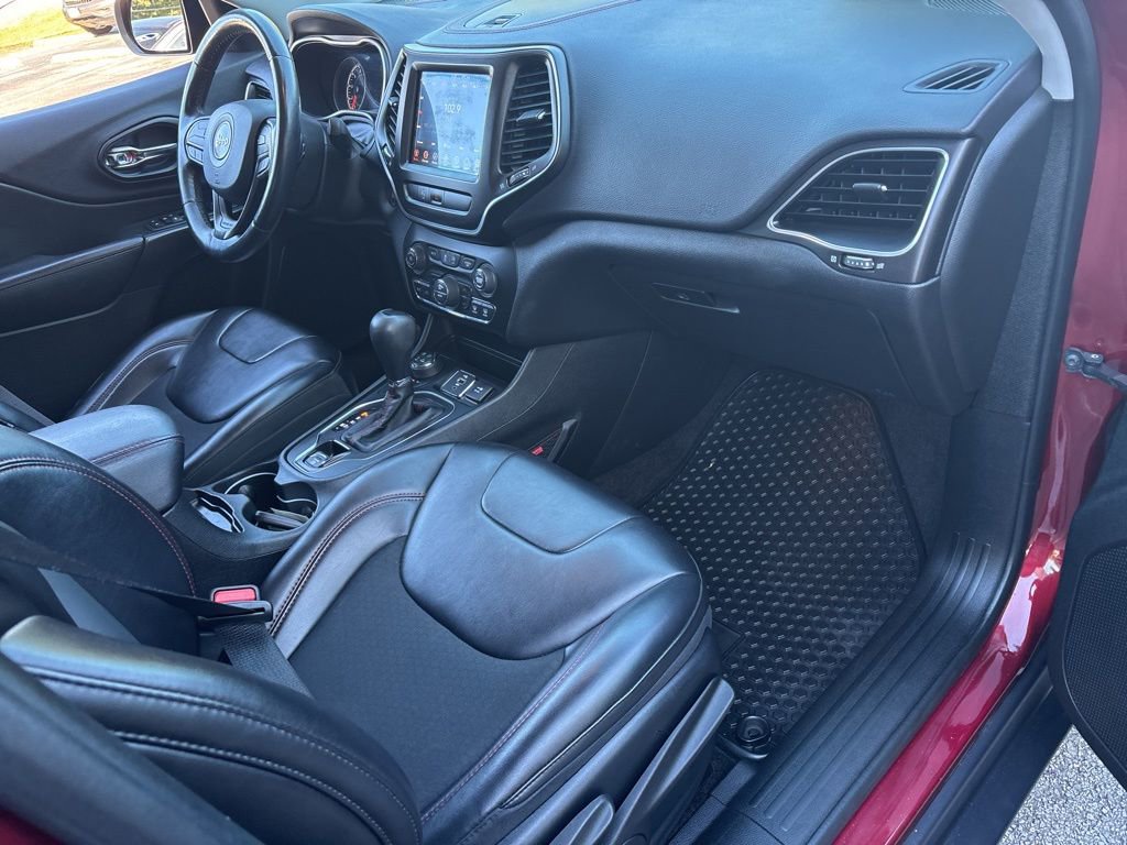 Used 2019 Jeep Cherokee Trailhawk w/ Cold Weather Group AWD/4WD image 28