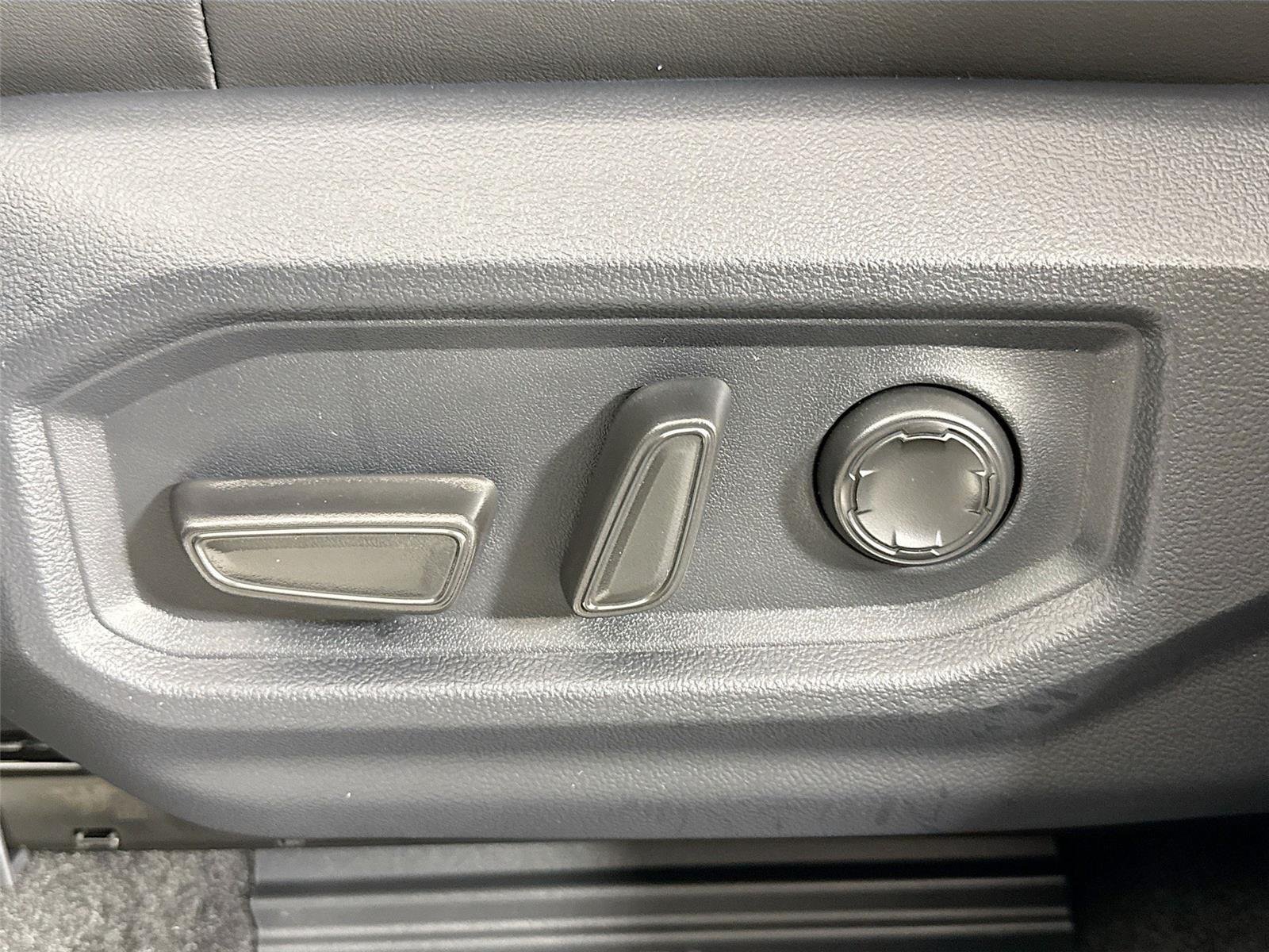 New 2026 Toyota Tundra Platinum AWD/4WD image 31