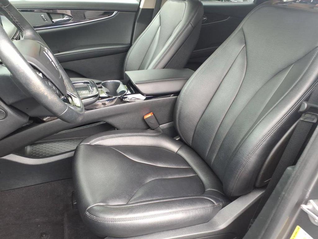 Used 2023 Lincoln Nautilus AWD w/ Premium Package image 14