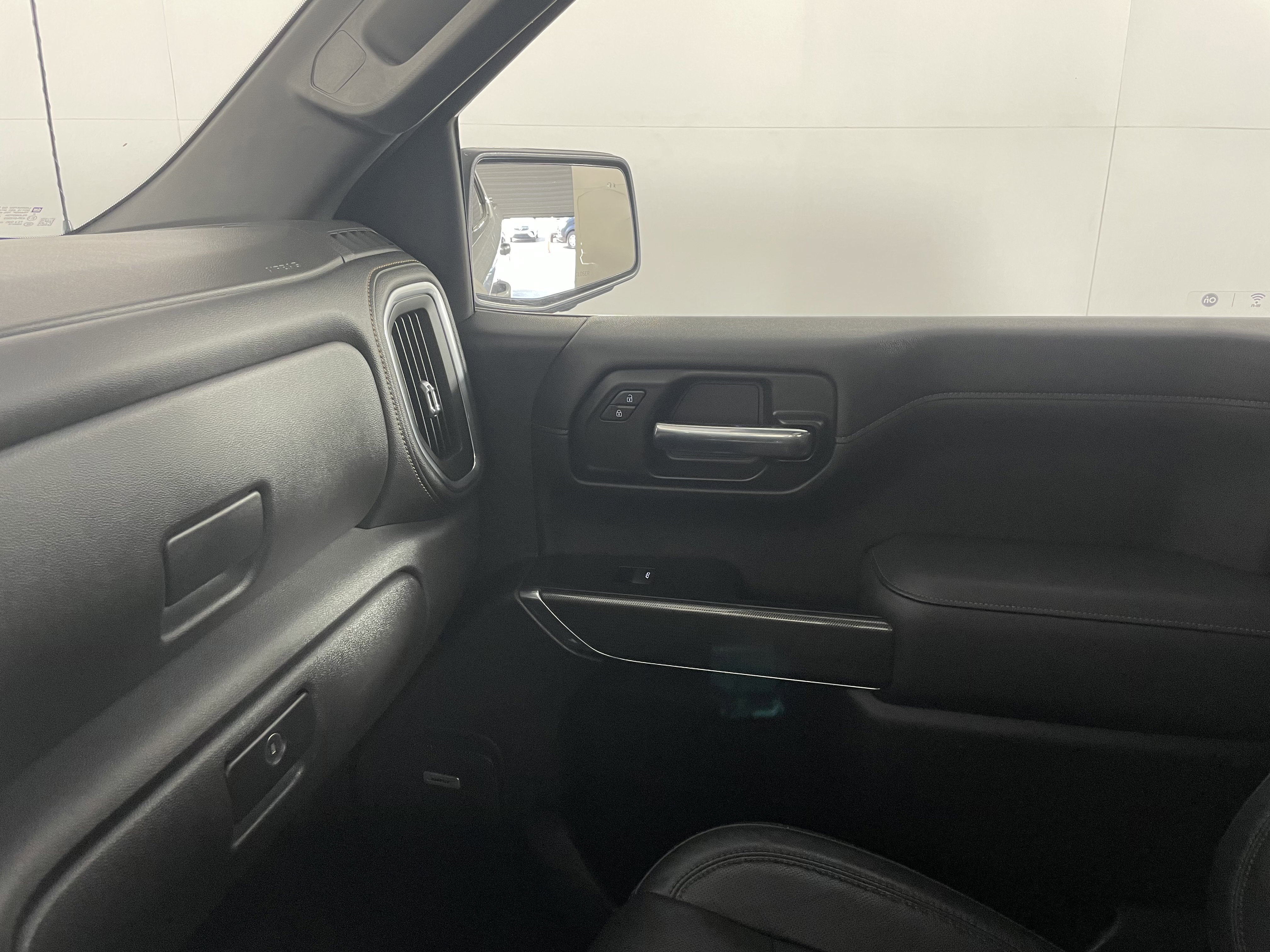 Used 2020 GMC Sierra 1500 AT4 w/ AT4 Premium Package image 12