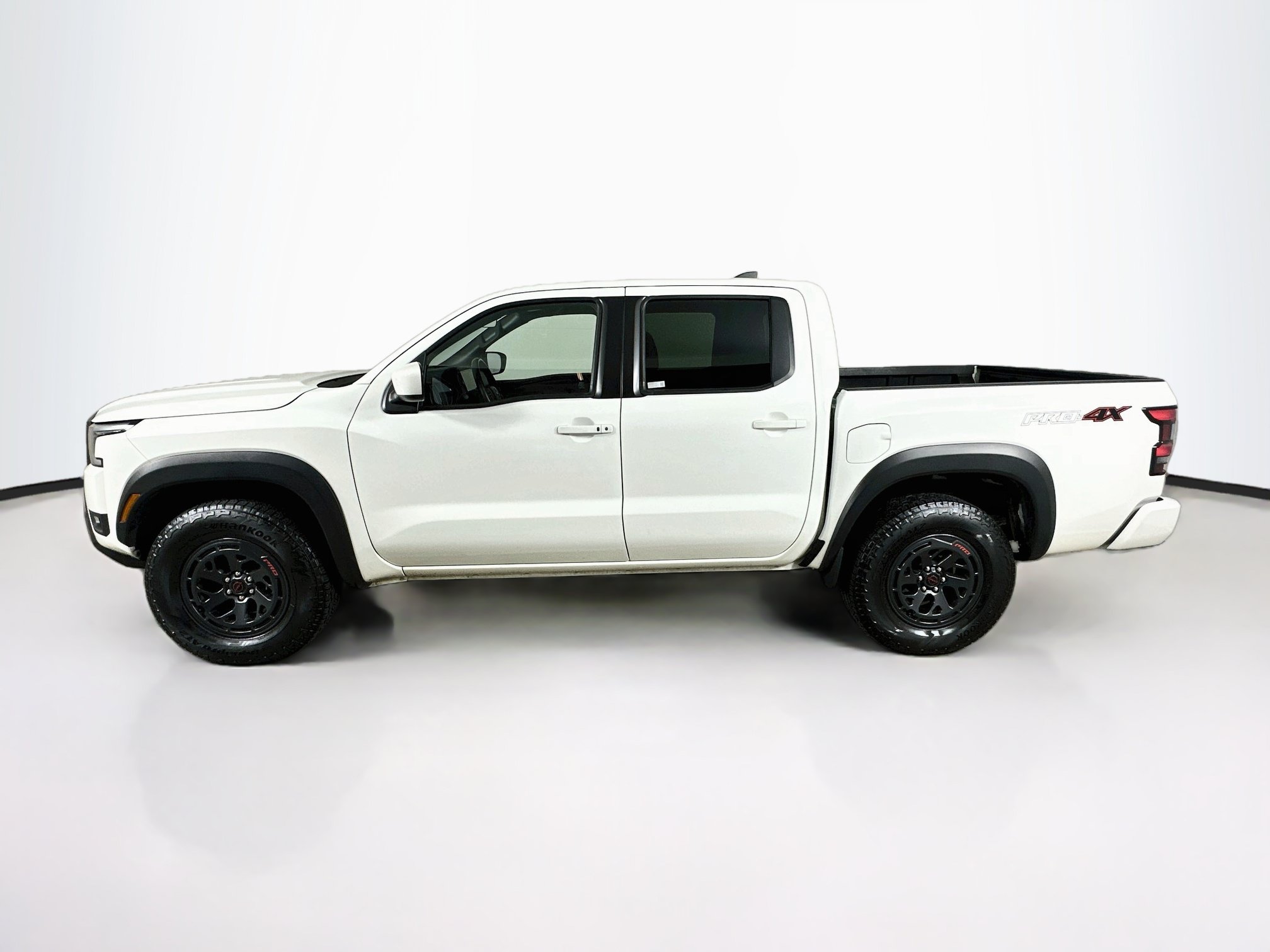 Used 2026 Nissan Frontier PRO-4X AWD/4WD image 4