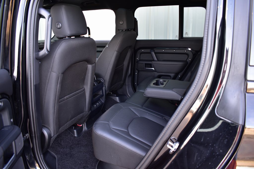 Used 2025 Land Rover Defender 110 S image 21