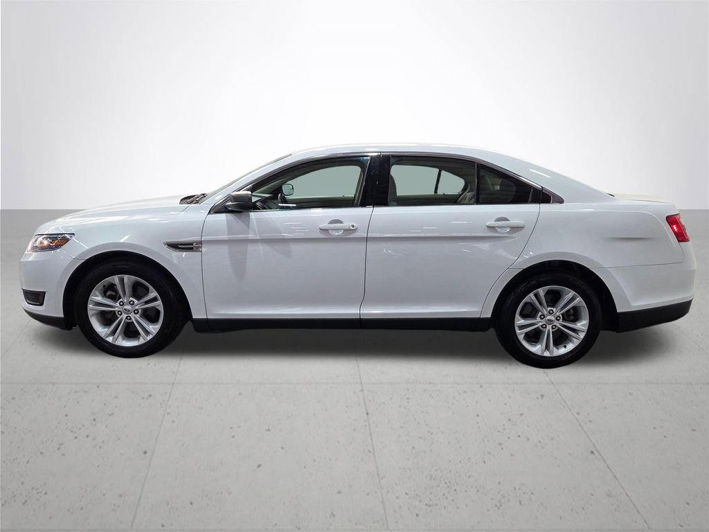 Used 2015 Ford Taurus SE image 15