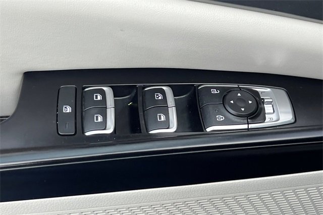 Used 2023 Kia Carnival LX image 15