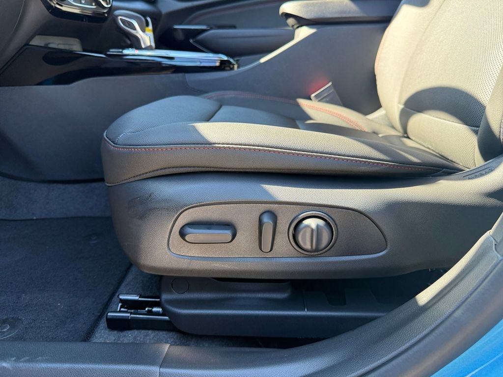 New 2026 Chevrolet Trax RS w/ Driver Confidence Package image 16