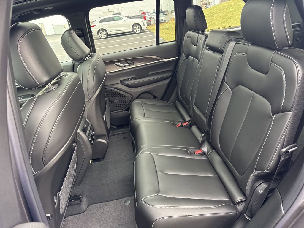 New 2025 Jeep Grand Cherokee Limited image 21