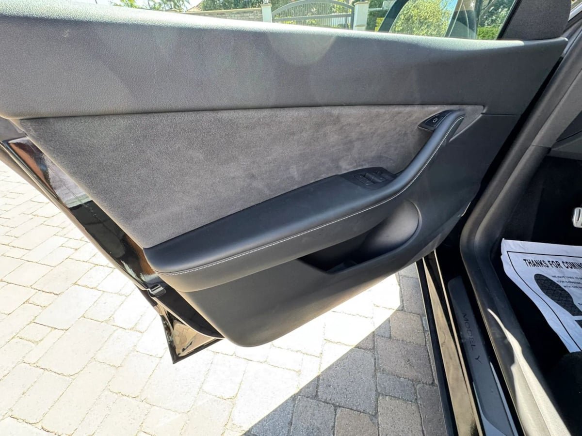 Used 2023 Tesla Model Y Performance AWD/4WD image 32