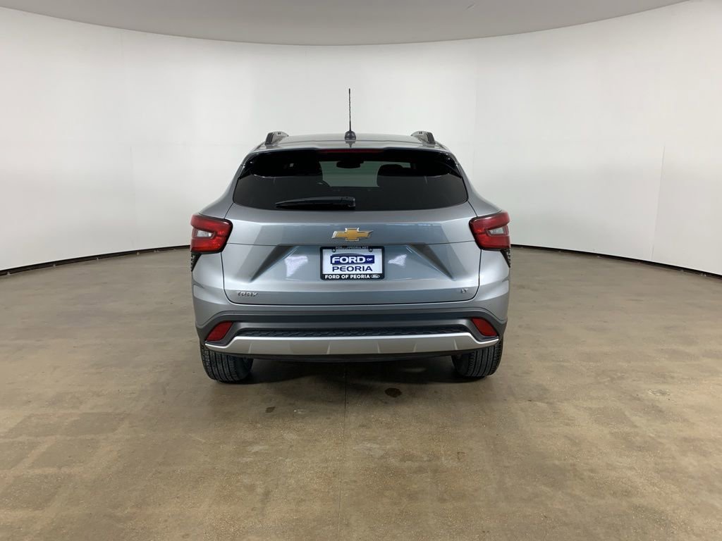 Used 2025 Chevrolet Trax LT image 10