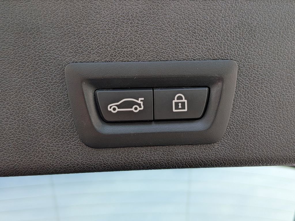 Used 2023 BMW X6 xDrive40i w/ M Sport Package image 10