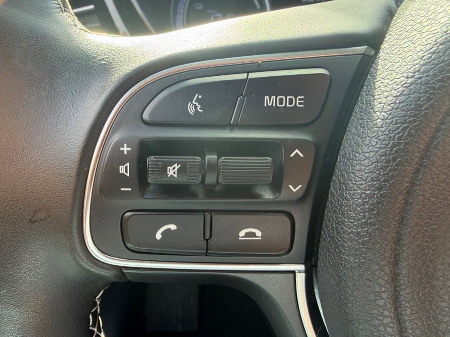 Used 2020 Kia Niro EX w/ Cold Weather Package image 14