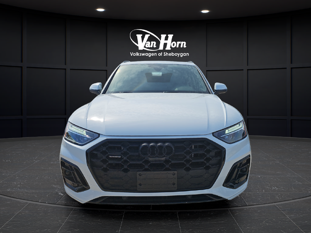 Used 2024 Audi Q5 e Premium Plus w/ Premium Plus Package AWD/4WD image 2