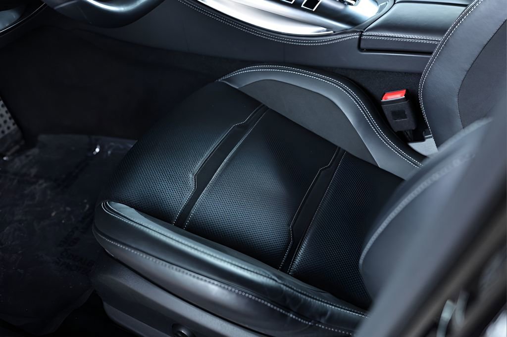 Used 2022 Mercedes-Benz AMG GT 43 image 34