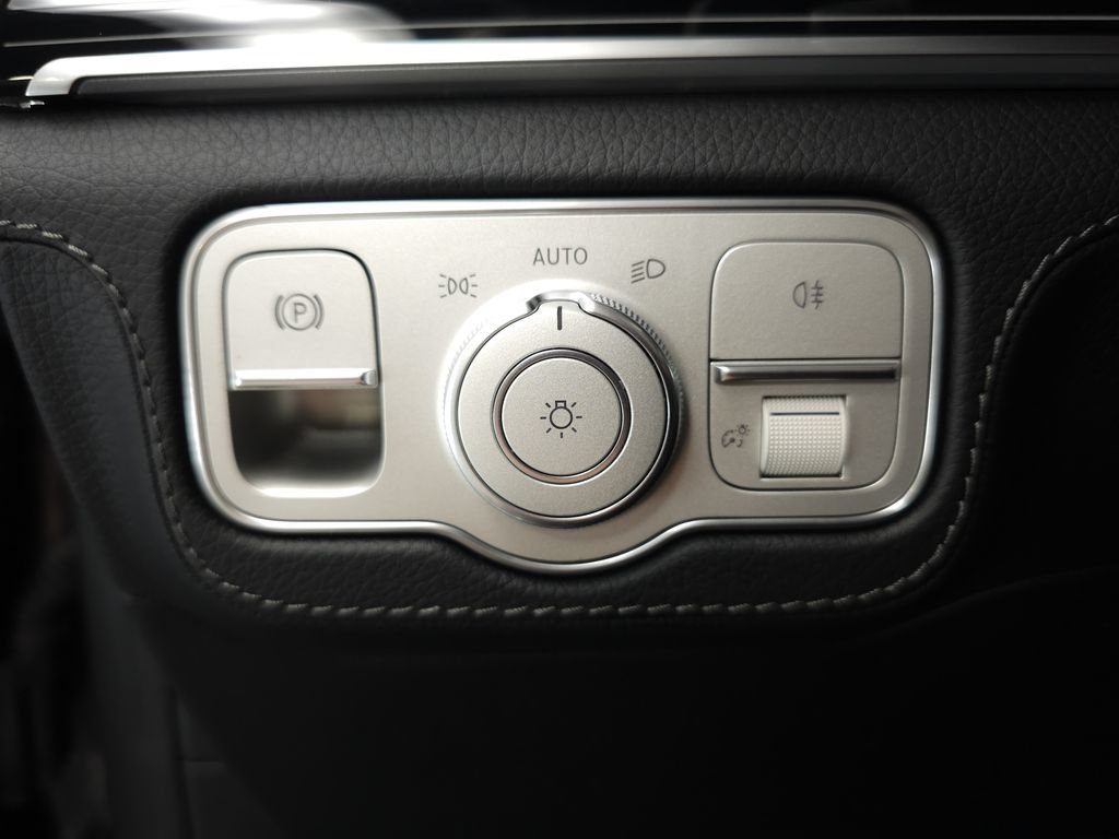 Certified 2025 Mercedes-Benz GLS 450 4MATIC image 10
