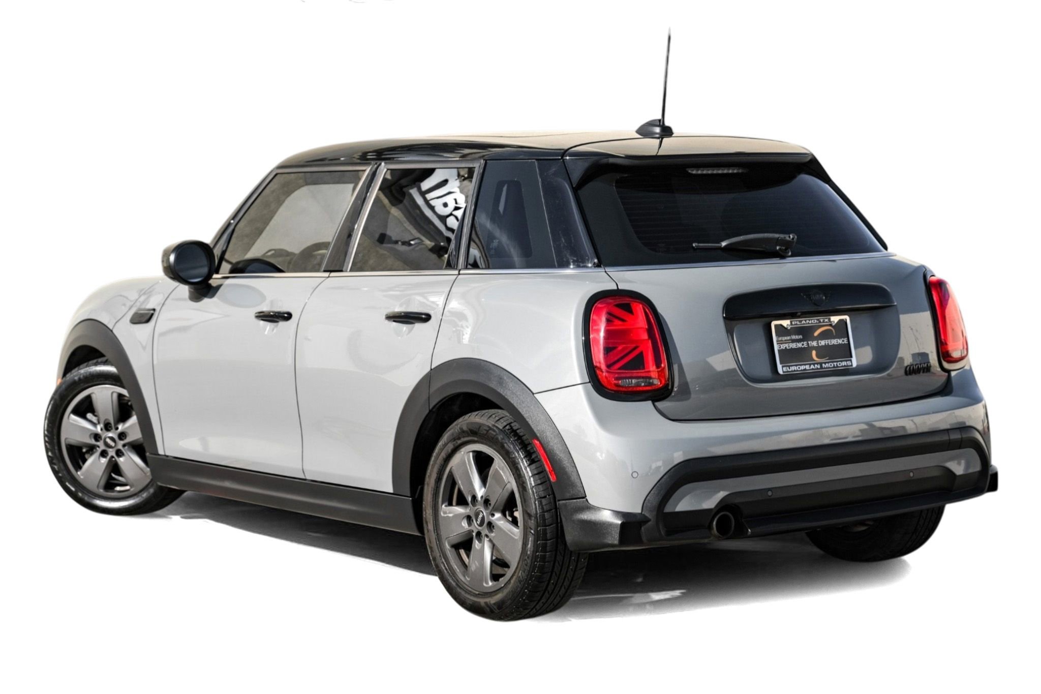 Used 2022 MINI Cooper 4-Door Hardtop w/ Signature Upholstery Package image 10