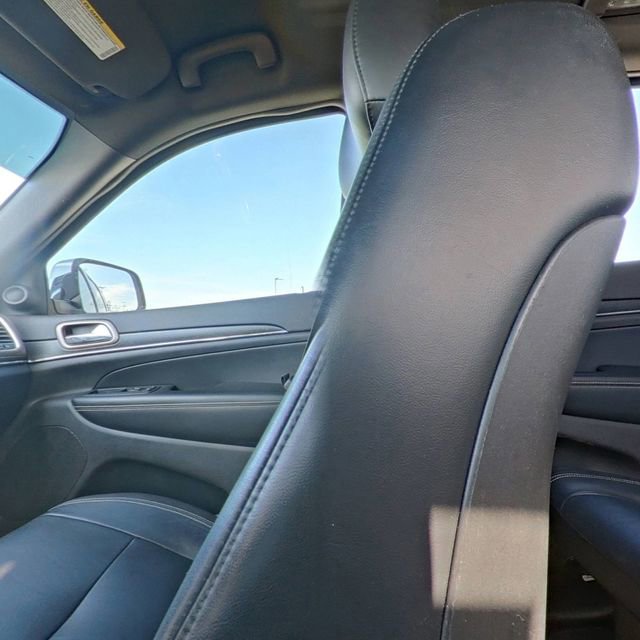 Used 2015 Jeep Grand Cherokee Limited w/ Trailer Tow Group IV image 27