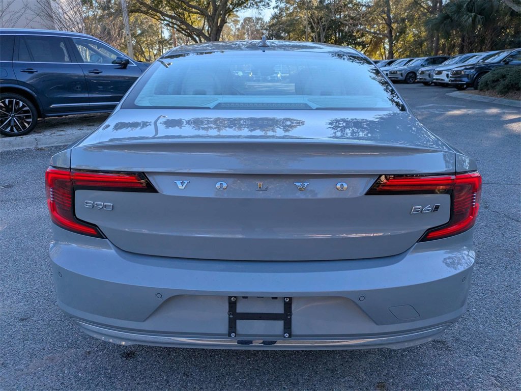 Used 2025 Volvo S90 B6 Plus image 5