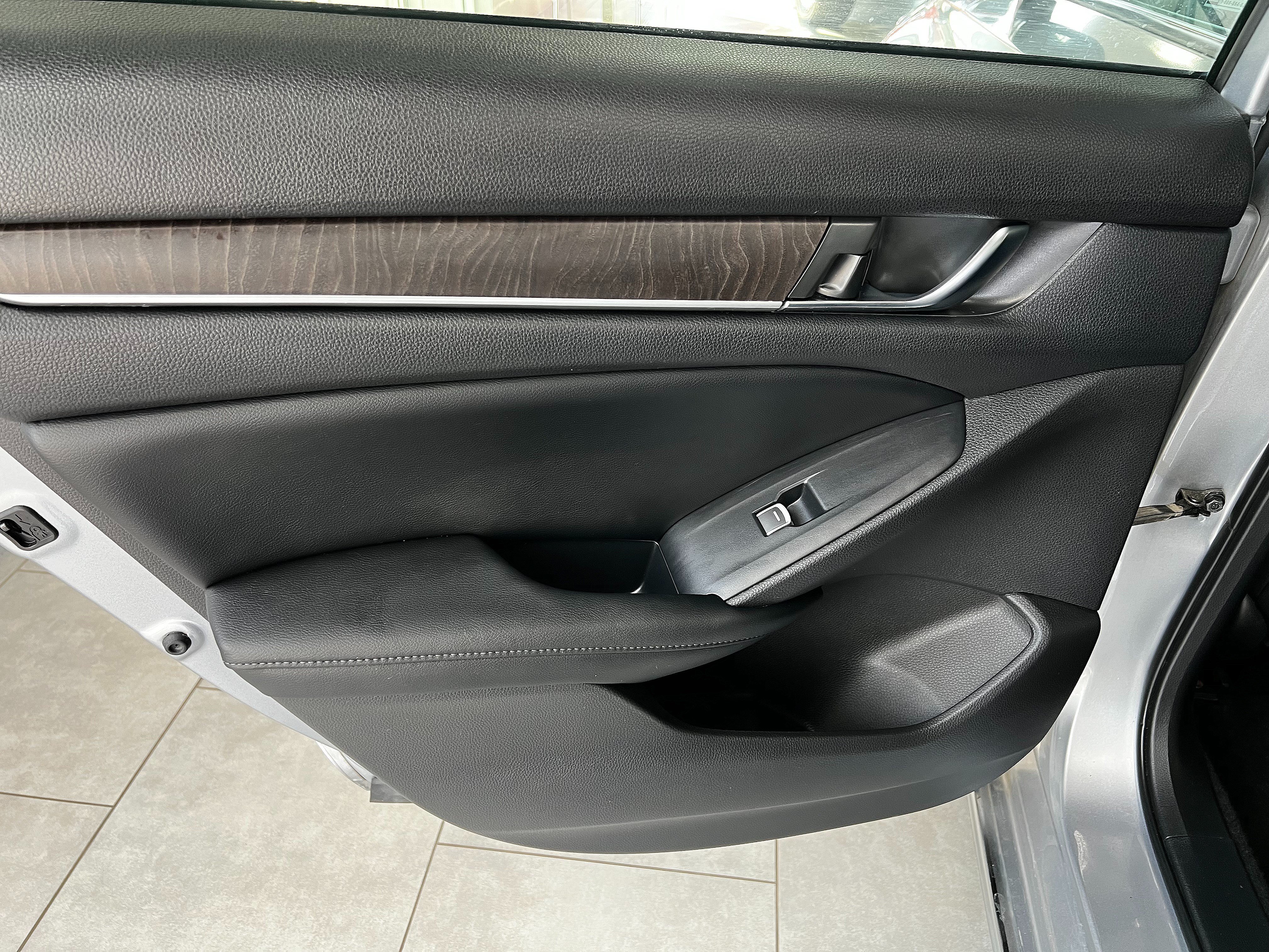 Used 2018 Honda Accord EX-L image 20