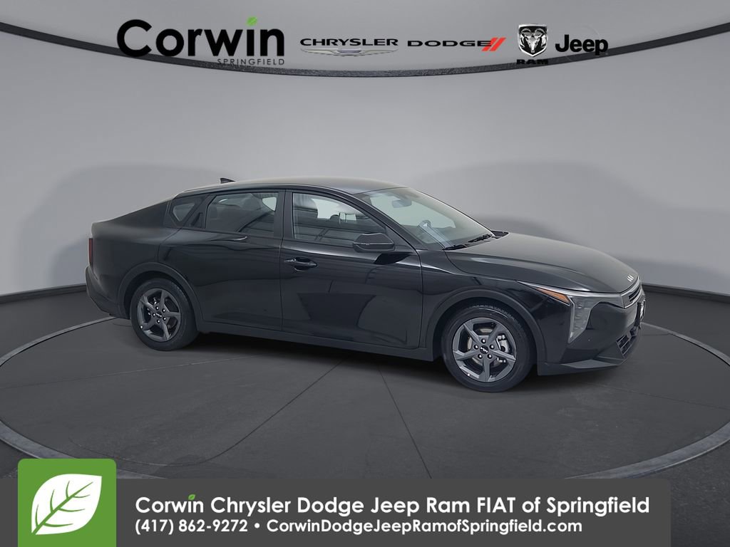 Used 2025 Kia K4 FWD image 1