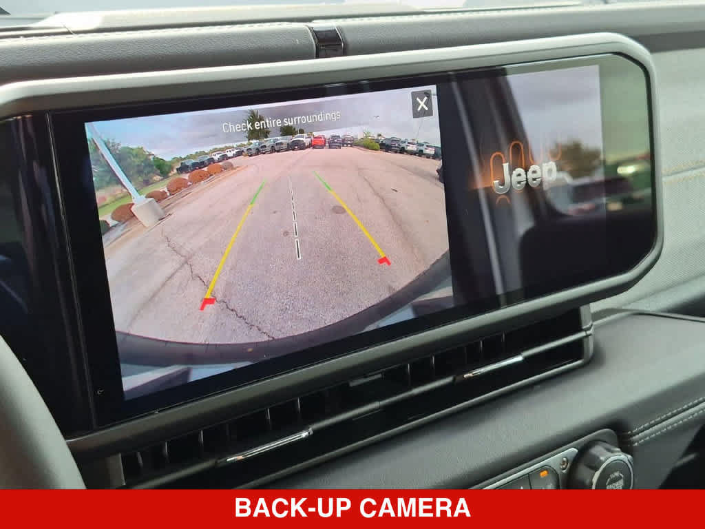 Used 2025 Jeep Wrangler Unlimited Sahara AWD/4WD image 28