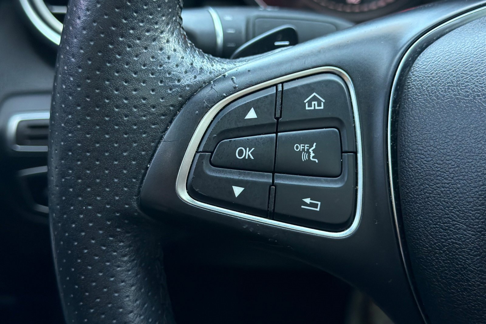 Certified 2018 Mercedes-Benz C 300 Sedan image 26