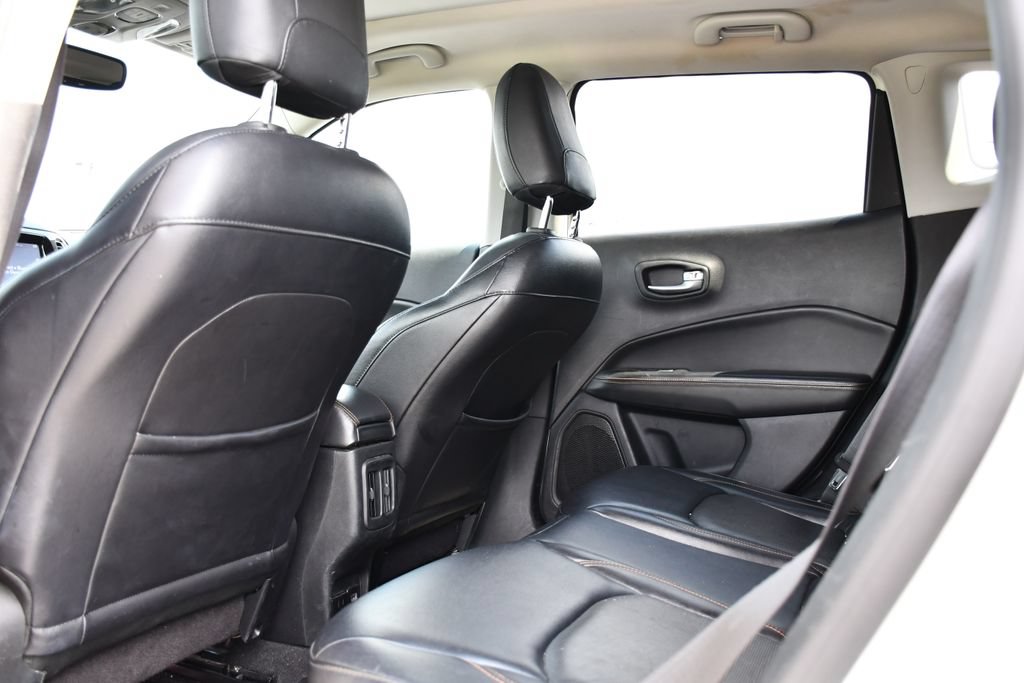 Used 2017 Jeep Compass Limited w/ Navigation Group AWD/4WD image 18