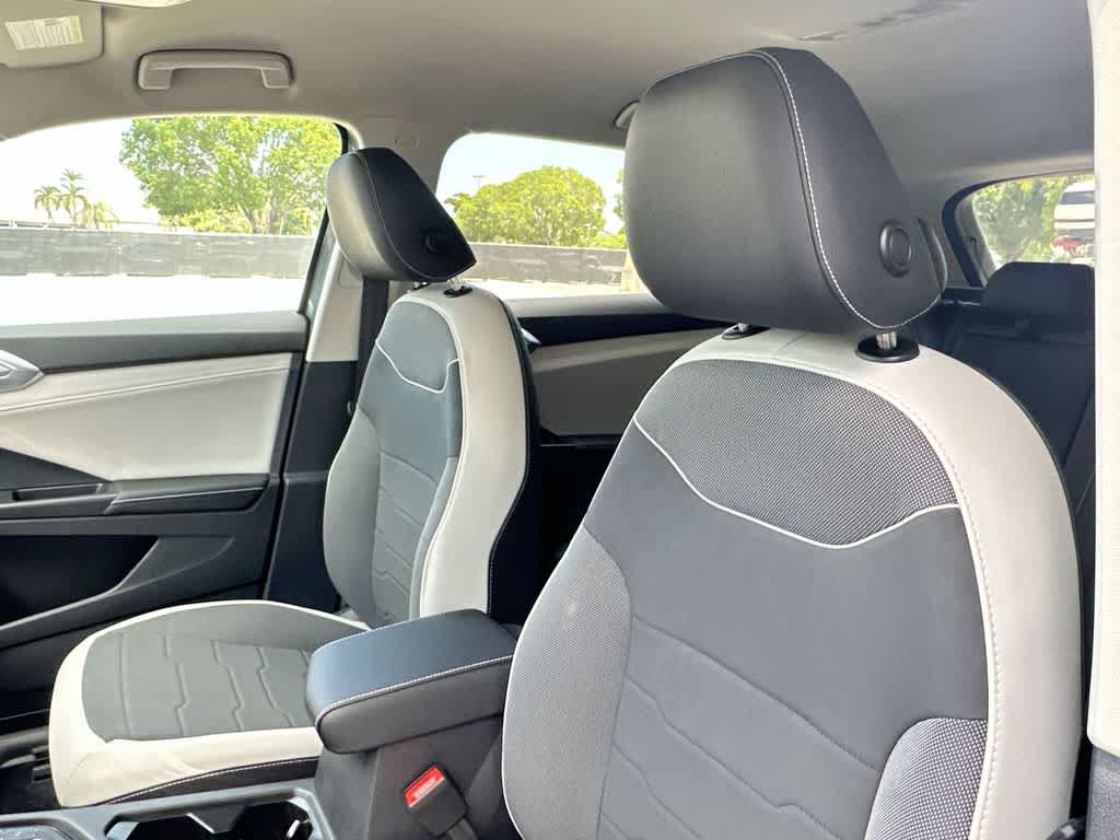 New 2026 Volkswagen Taos SE FWD image 14