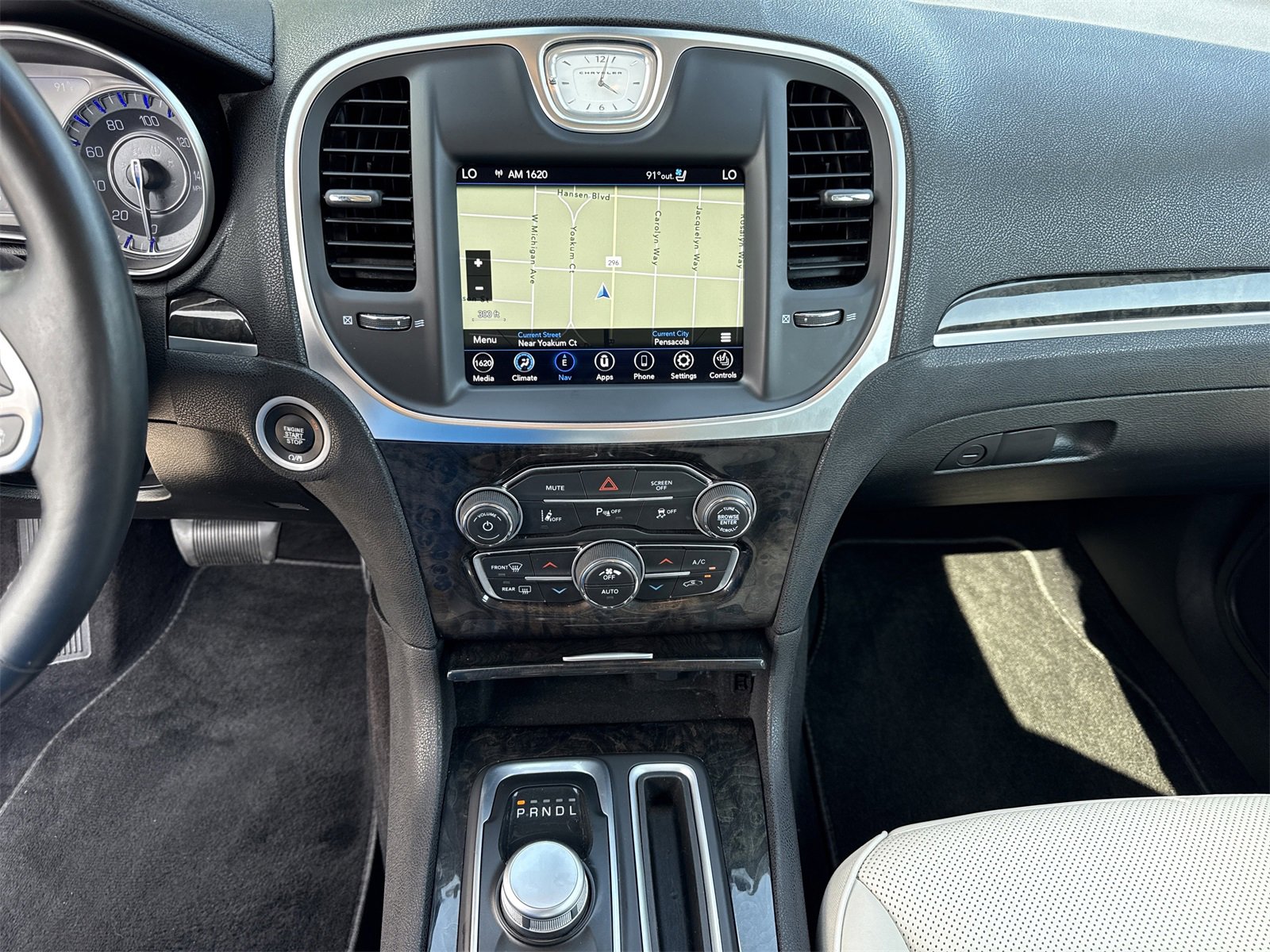 Used 2018 Chrysler 300 Limited w/ Safetytec Plus Group image 30