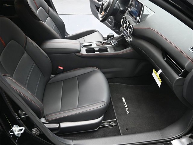 Used 2025 Nissan Sentra SR w/ SR Premium Package image 36