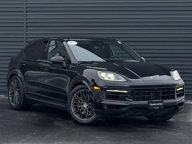 Used 2024 Porsche Cayenne Coupe image 9