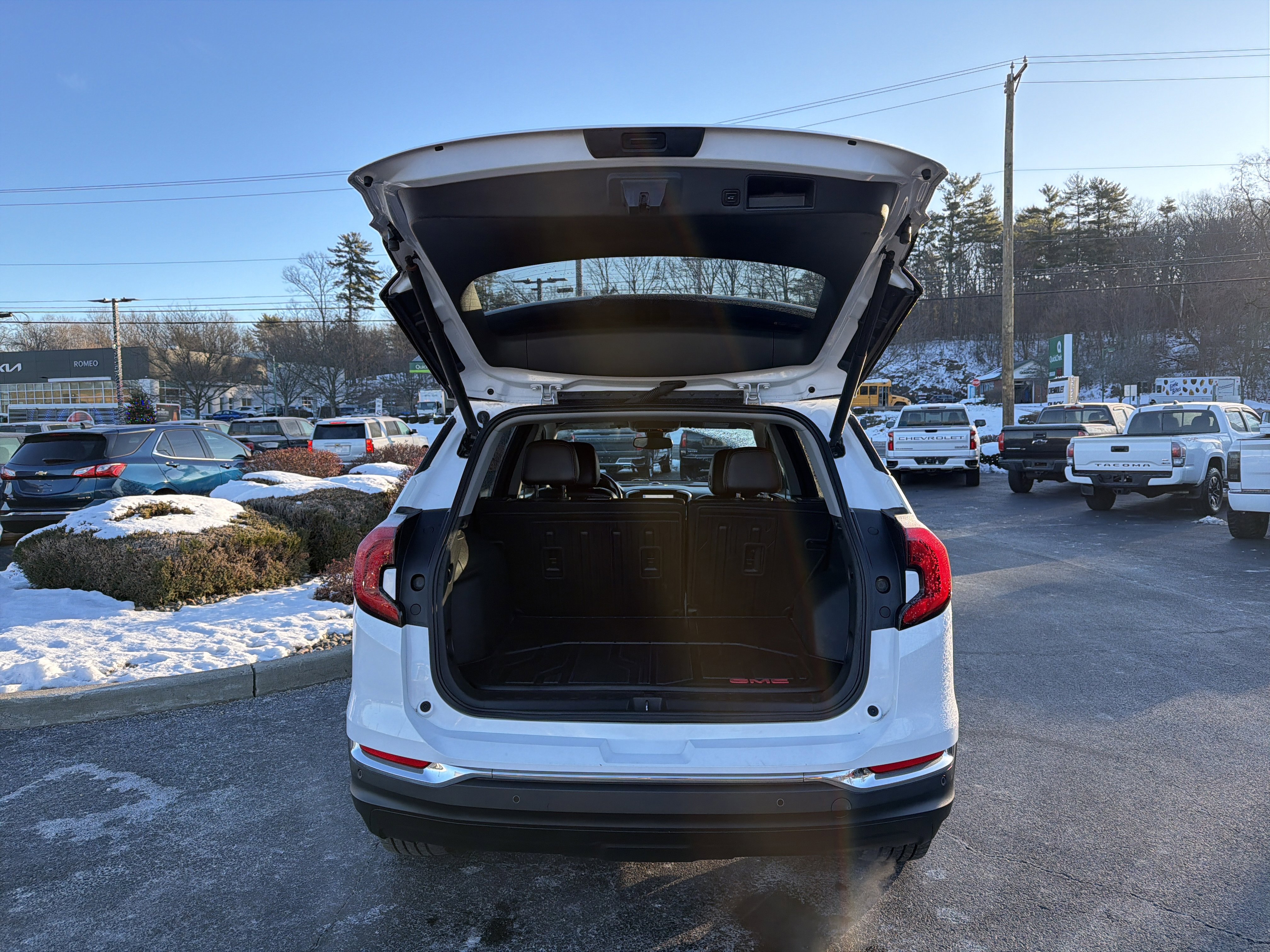 Certified 2021 GMC Terrain SLT w/ Infotainment Package II image 32