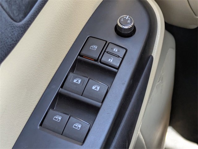 Used 2016 Toyota Highlander XLE image 25