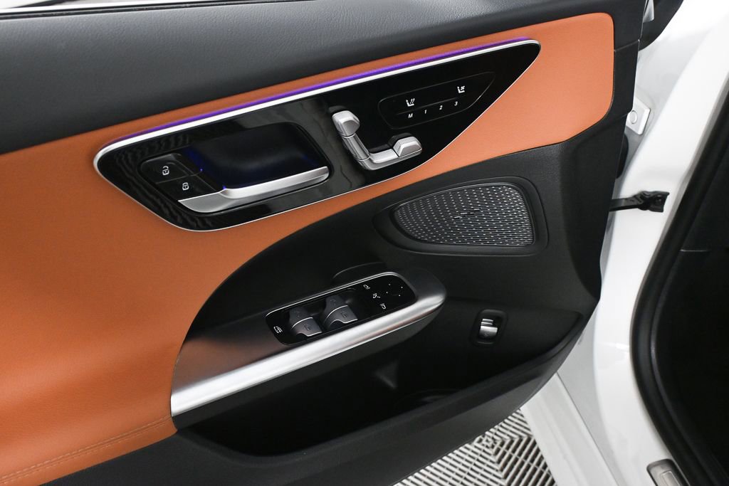 Certified 2025 Mercedes-Benz C 300 Sedan image 8