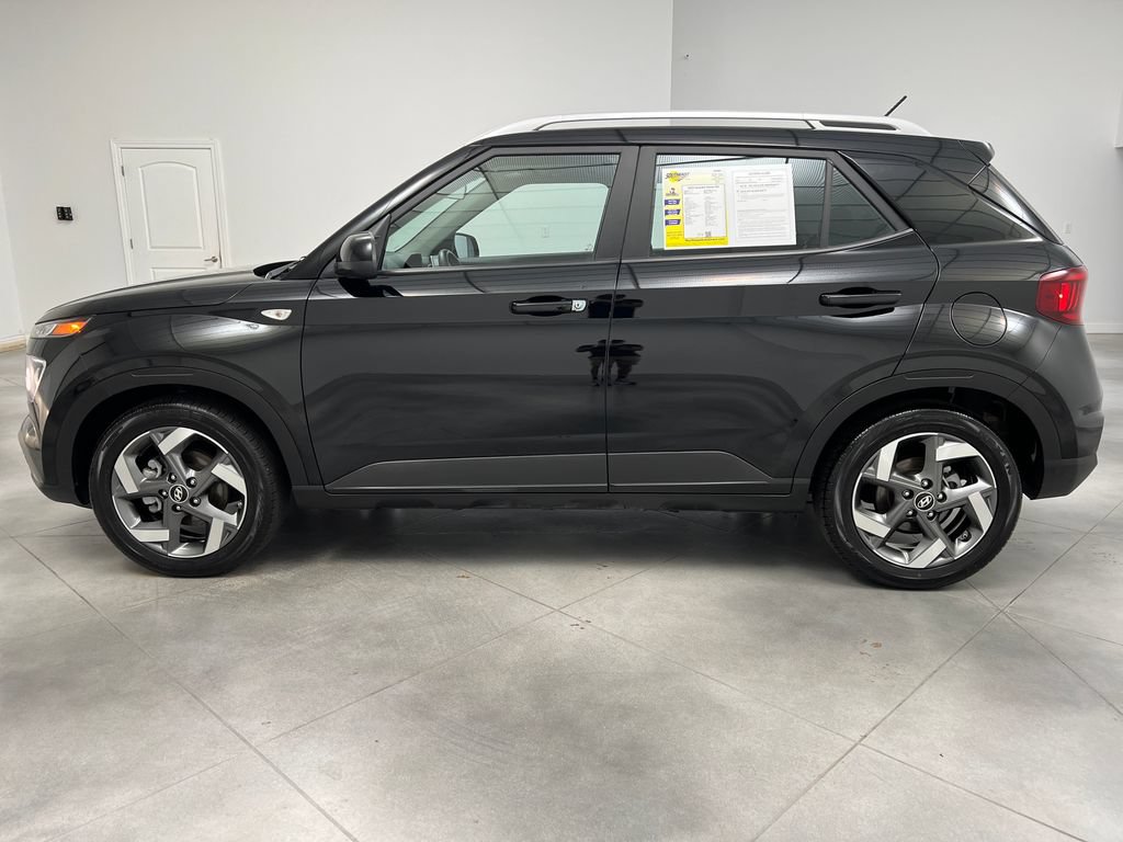 Used 2025 Hyundai Venue SEL FWD image 5