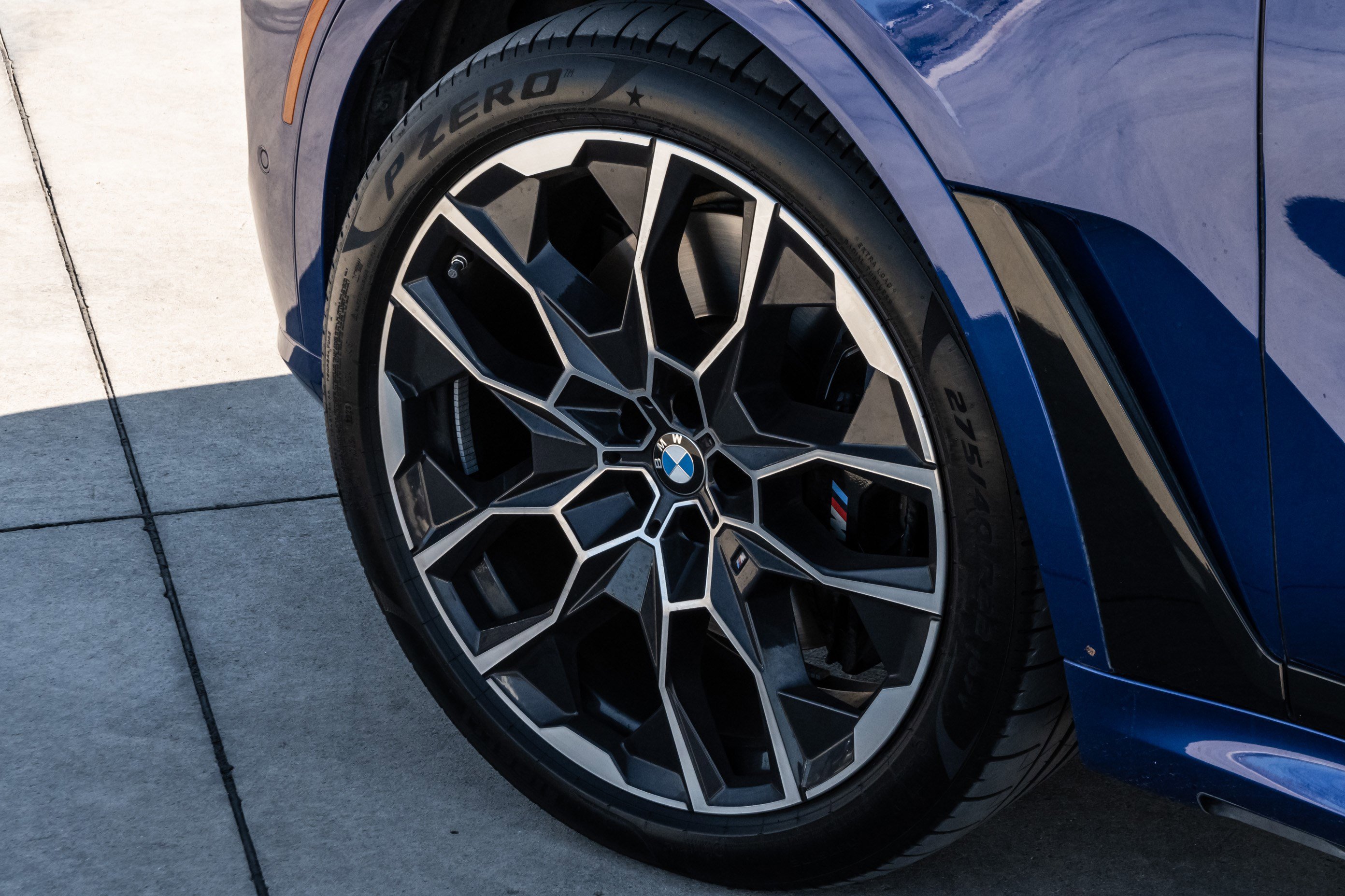 Used 2024 BMW X7 M60i w/ Executive Package image 40