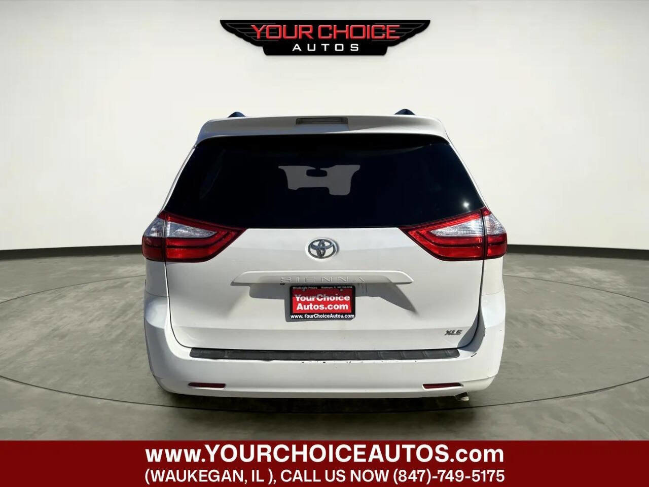 Used 2015 Toyota Sienna XLE image 4
