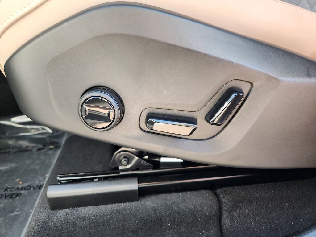 New 2026 Volvo XC60 B5 Plus w/ Protection Package Premier image 6