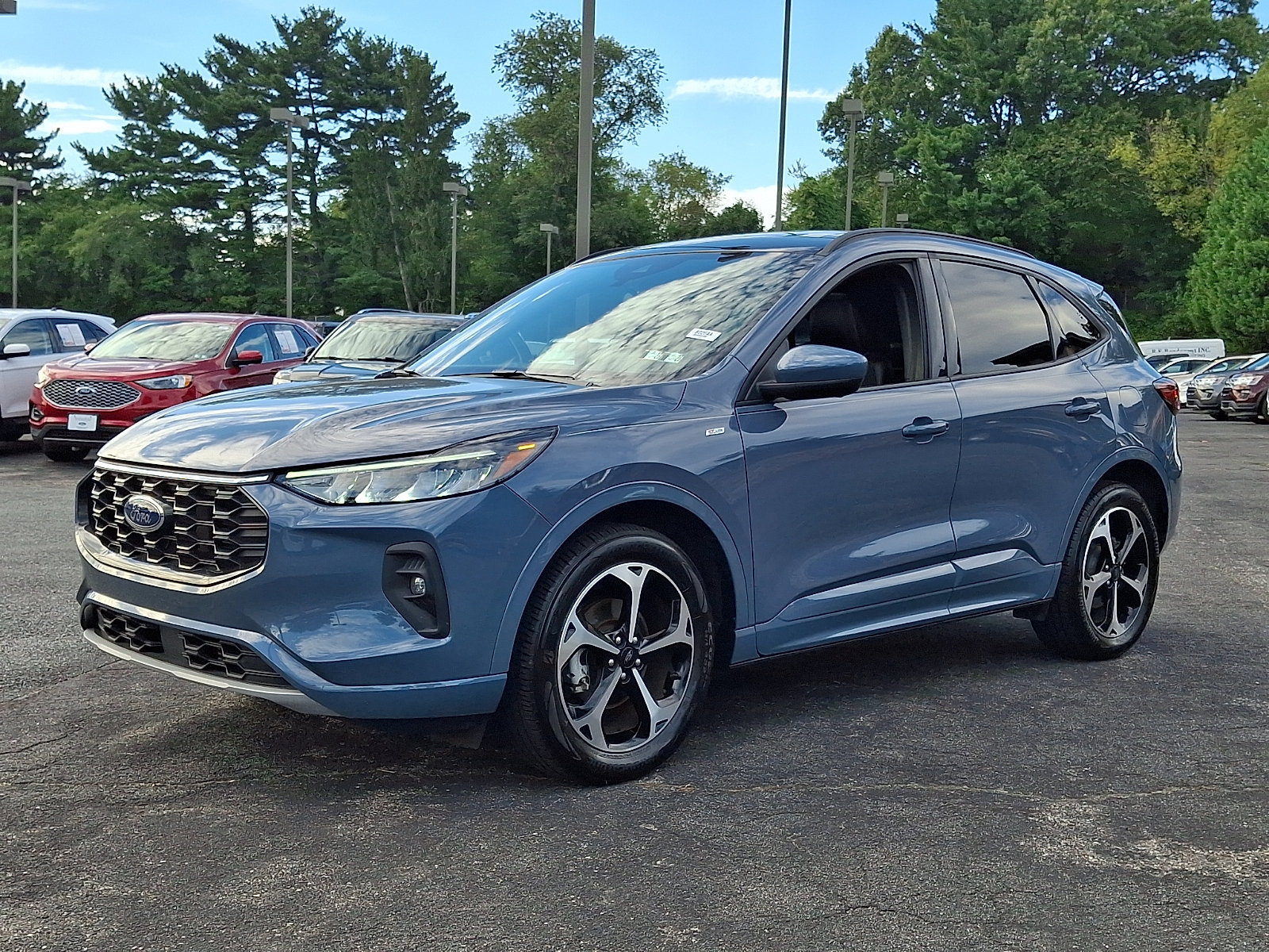 Certified 2023 Ford Escape ST-Line Select w/ Tech Pack #2 AWD/4WD image 3