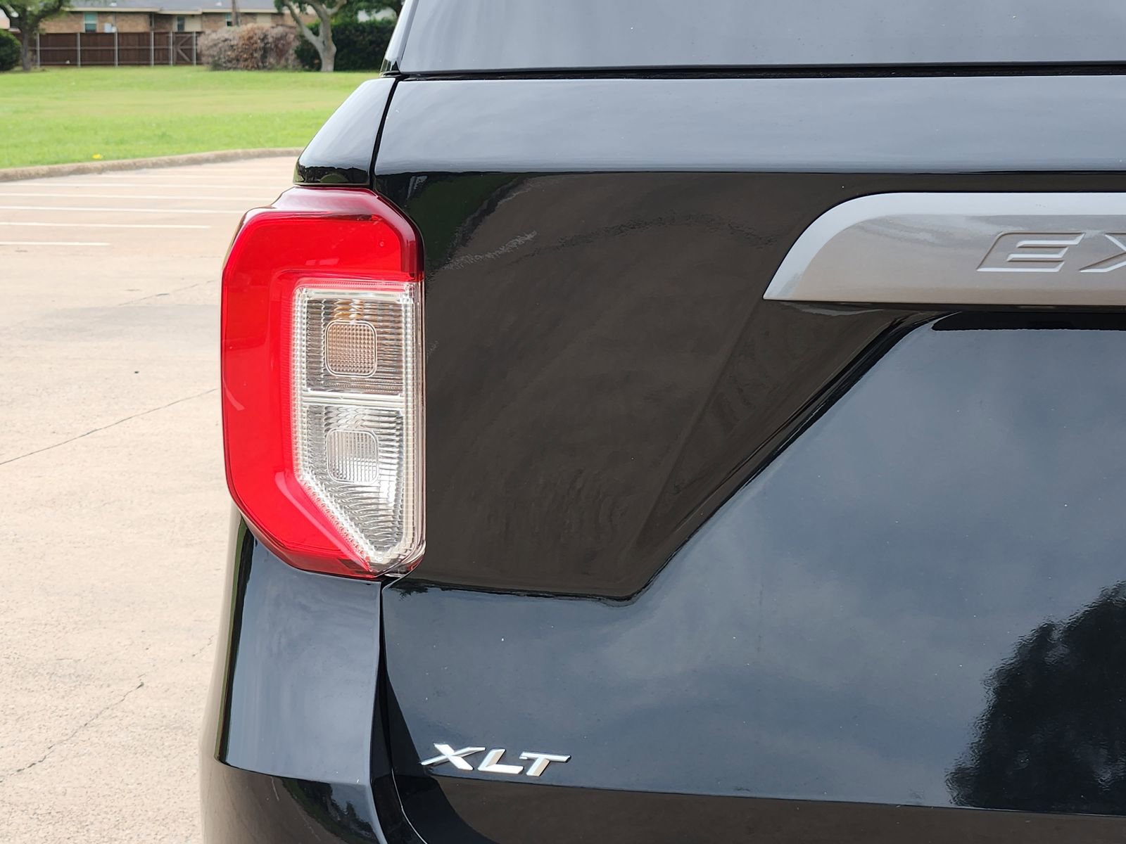 Used 2024 Ford Explorer XLT w/ Equipment Group 202A RWD image 15
