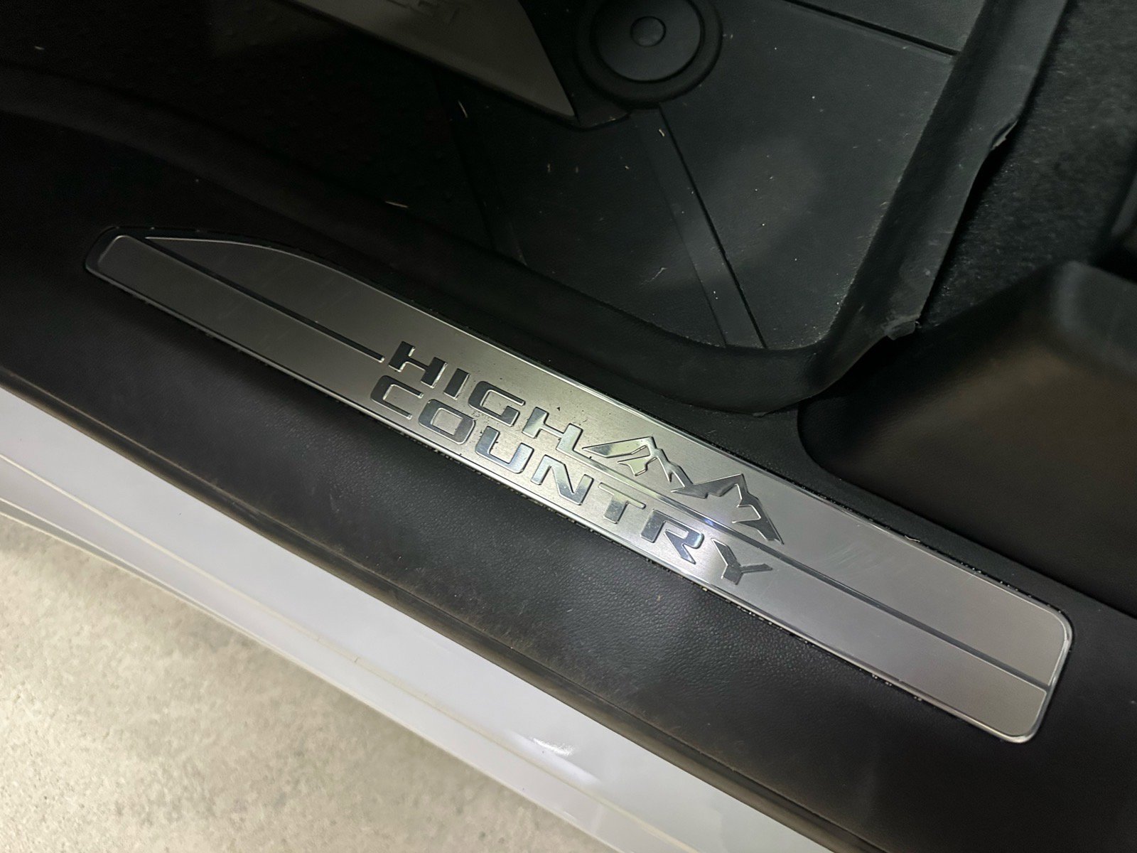 Used 2025 Chevrolet Silverado 1500 High Country w/ High Country Premium Package image 33