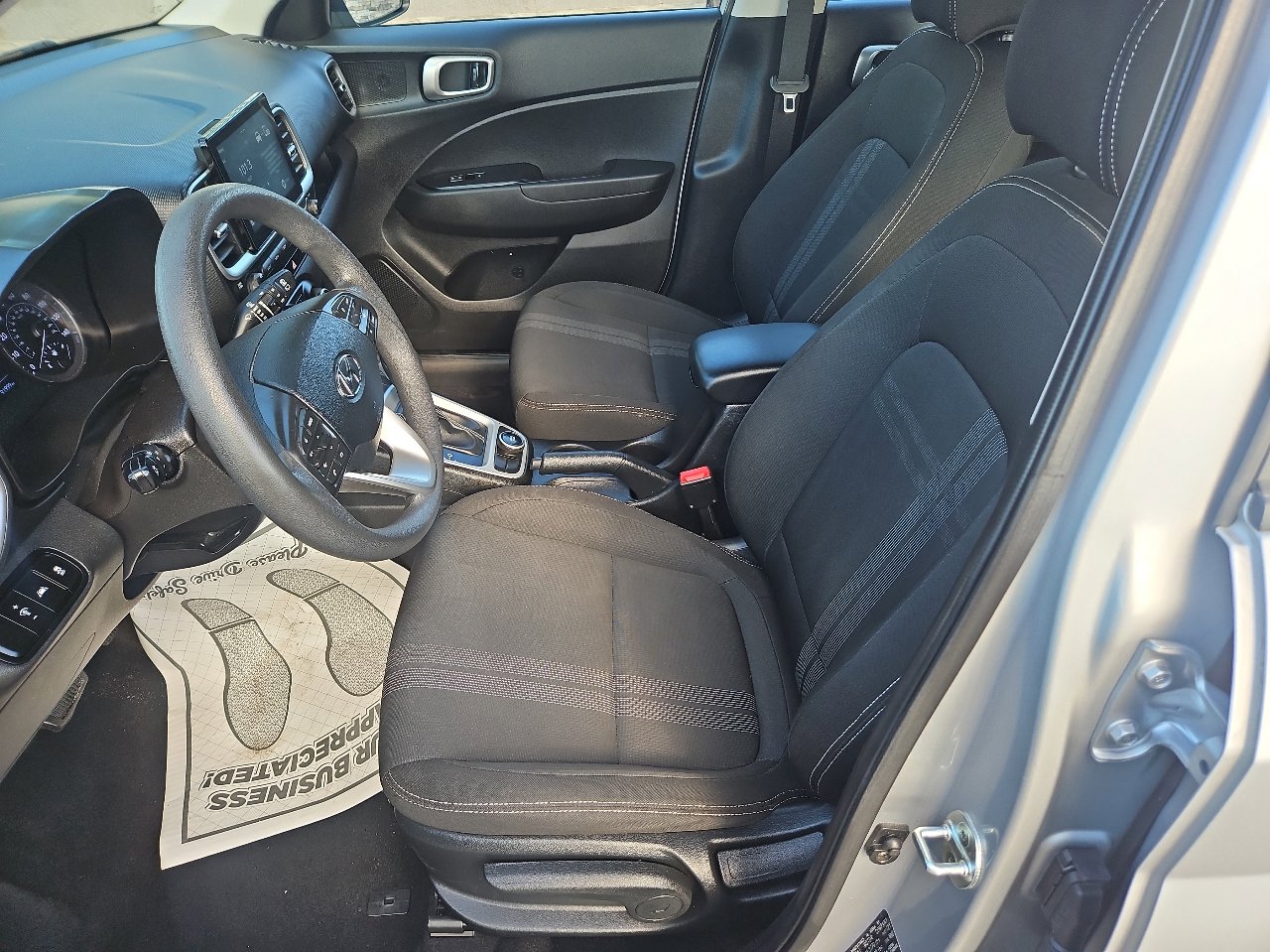 Used 2020 Hyundai Venue SEL image 11