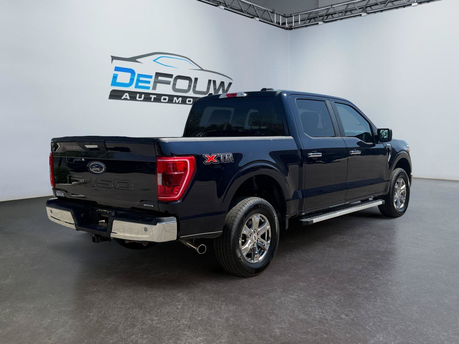 Used 2023 Ford F150 XLT w/ XTR Package AWD/4WD image 3